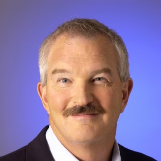 Glu 总裁 Greg Ballard 将卸任